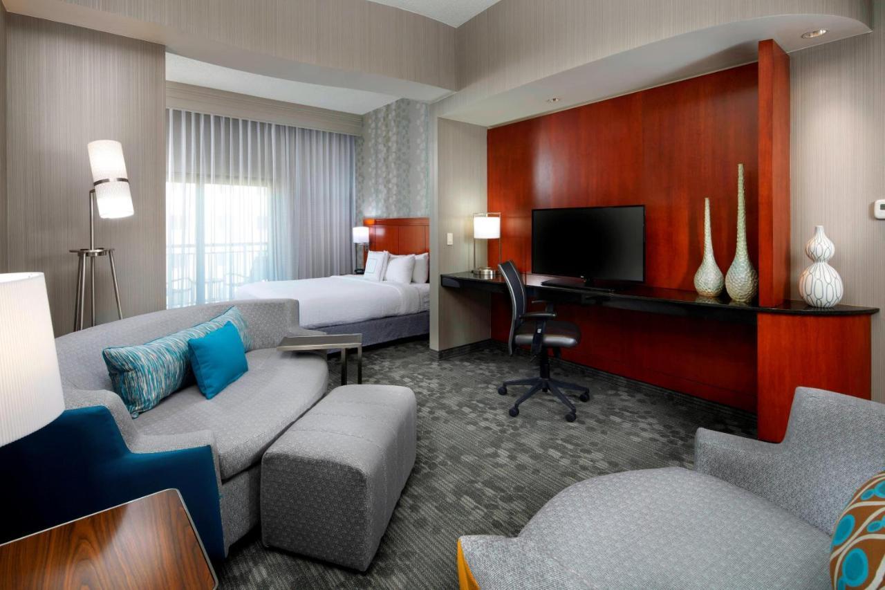 Courtyard By Marriott San Antonio Six Flags At The Rim Hotel Bagian luar foto