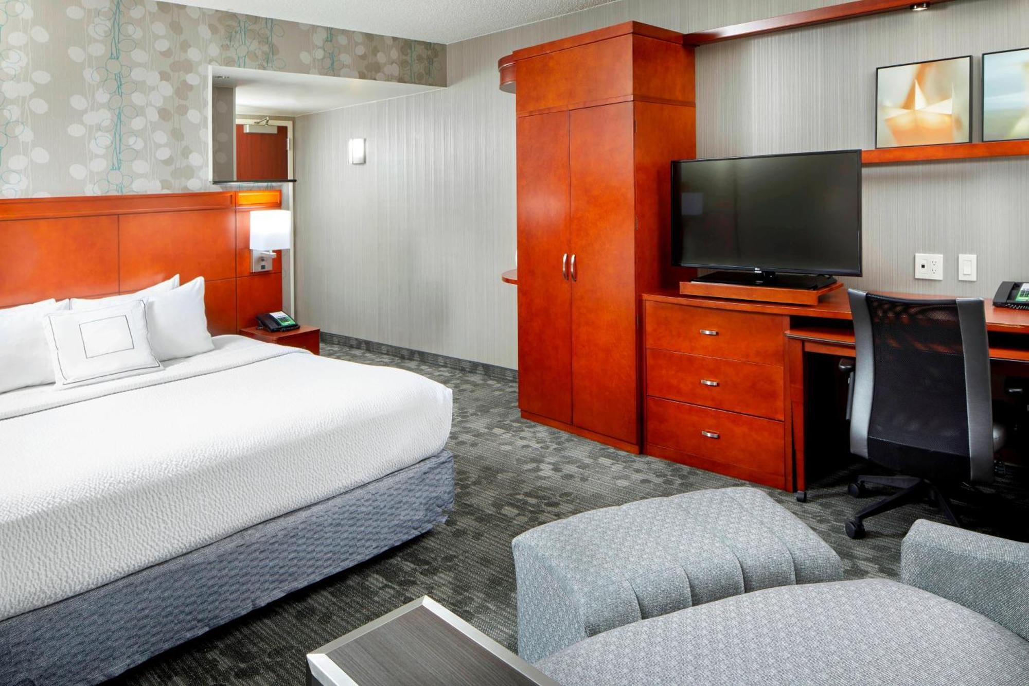 Courtyard By Marriott San Antonio Six Flags At The Rim Hotel Bagian luar foto