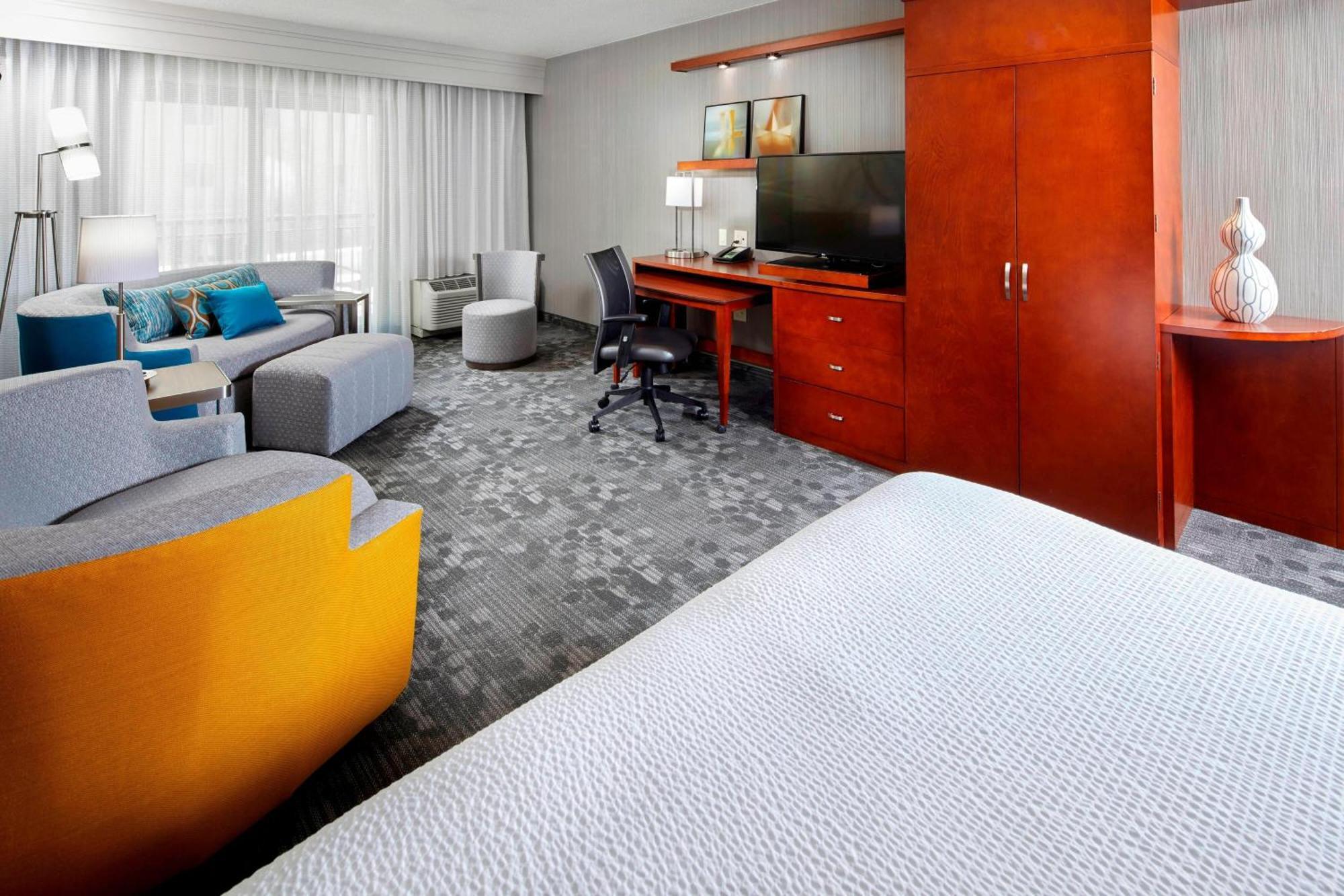 Courtyard By Marriott San Antonio Six Flags At The Rim Hotel Bagian luar foto